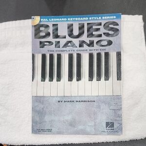 BLUES PIANO: THE COMPLETE GUIDE INSTRUCTIONAL BOOK